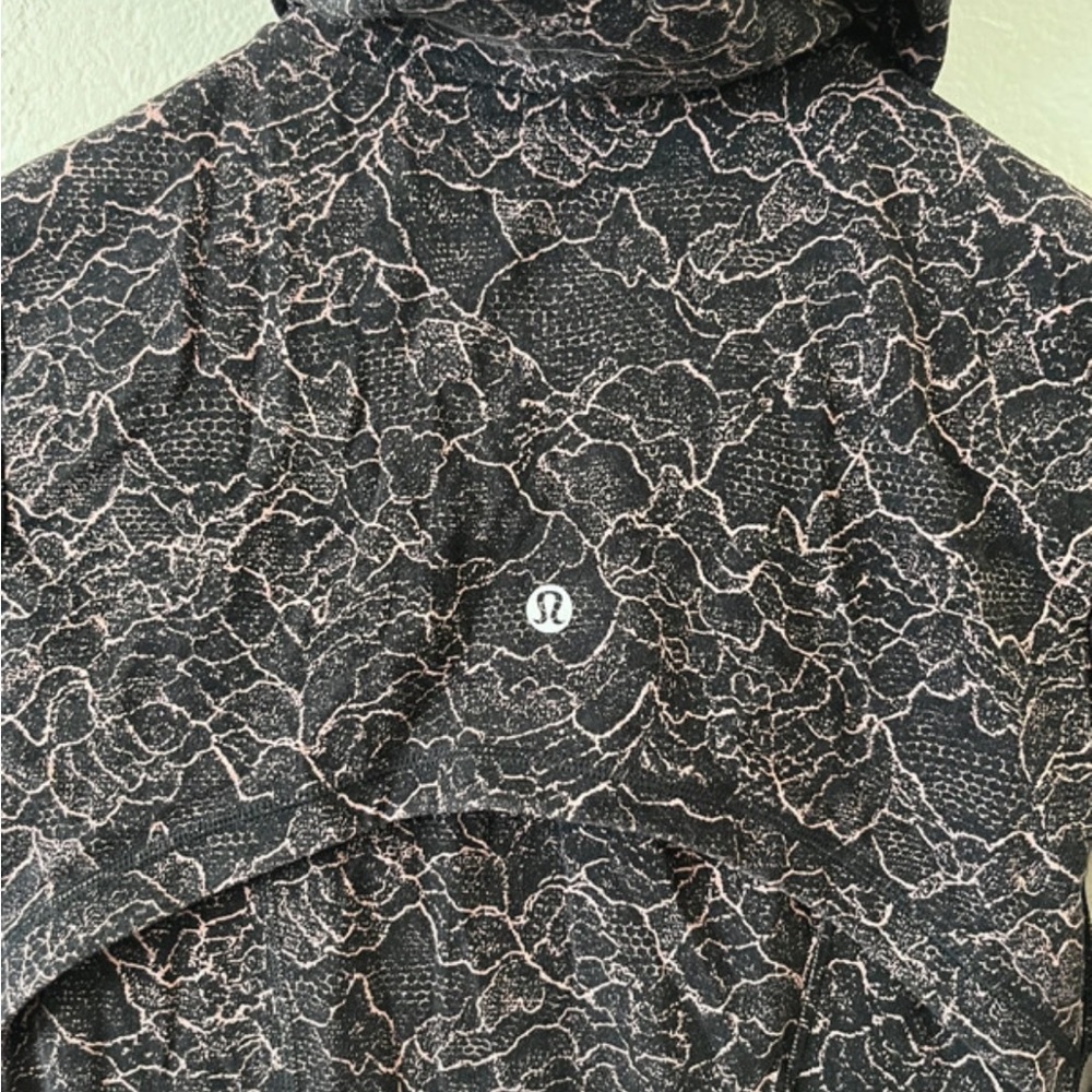 lululemon athletica Black and Pink Patterned jacket - Picture 3 of 5